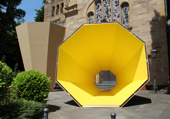Birckenbach/yellow sculpture